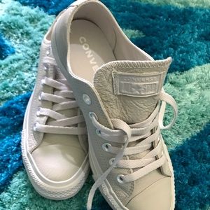 Converse Shoes - Size 8 Converse All Stars Converse Shoes - Size 8 Converse All Stars